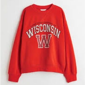 H&M Wisconsin Midwest Football League Graphic Crewneck Sweatshirt Red  Large